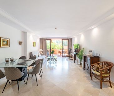 Apartment in Estepona, Costa del Sol - Photo 5