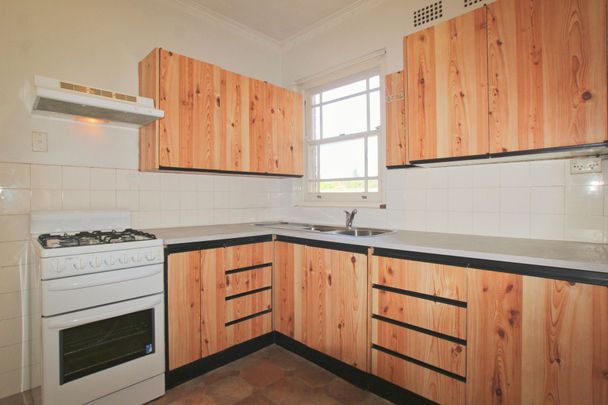 &ast;&ast; Deposit Taken&comma; &dollar;650&sol;Wk &ast;&ast; - Photo 1