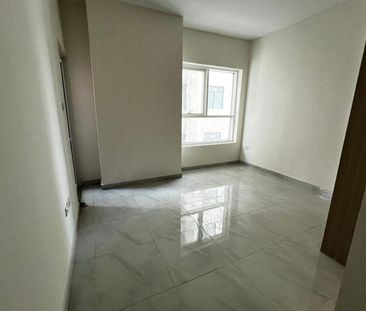 First tenant luxury 1BR, balcony, parking, view - Photo 1