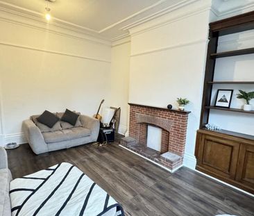 5 bedroom end of terrace house to rent - Photo 2