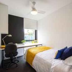 2 Bedroom Apartment - Accessible Bedroom - Photo 1