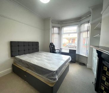 4 bedroom terraced house to rent - Photo 4