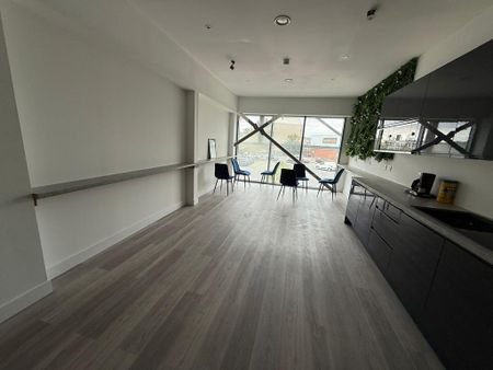 Studio to rent - Photo 2