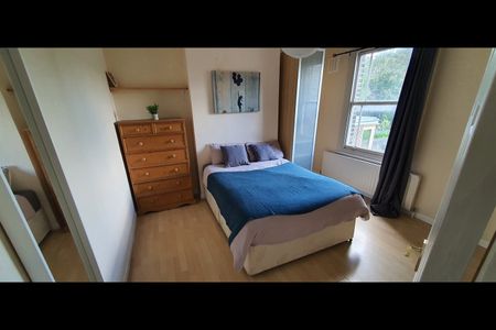 2 Bed Flat, Ashmead Road, SE8 - Photo 2