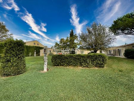 Villa à LOUER proche de Lourmarin, 8 chambres - Photo 2