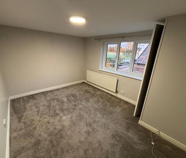 4 bedroom semi-detached house to rent - Photo 4