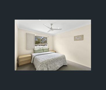 Double Garage 3 Bedroom Townhouse with an internal lift! - Photo 4