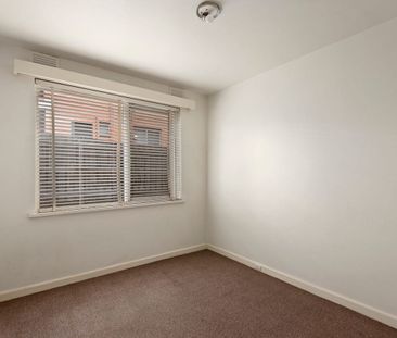 2/30 Elm Street, Hawthorn - Photo 1