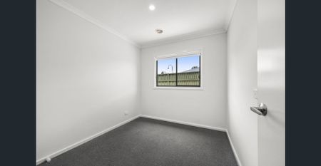 Stylish Miners Rest 4 Bedroom Home - Photo 3