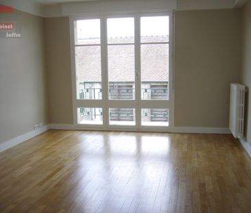 Location Appartement 3 pièces 75m² FONTAINEBLEAU 77300 - Photo 1