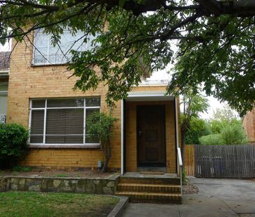 2 Bedroom Split-Level Unit - Photo 4