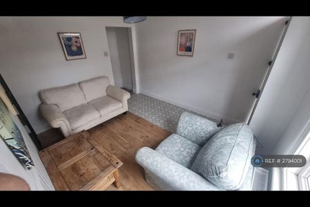 2 bedroom terraced house to rent - Photo 3