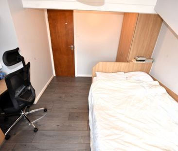 4 bedroom House in Royal Park Road, Leeds - Photo 6