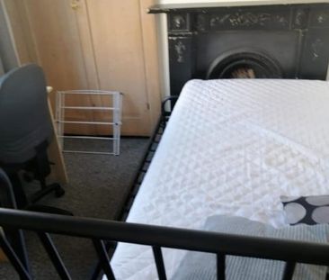 Room in a Shared Flat, Lansdowne Street, BN3 - Photo 4