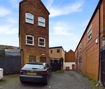 Market Place, Uttoxeter ST14 8HP - Photo 6