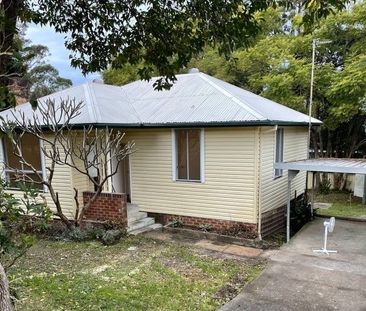 Renovated House Close to University - Photo 3