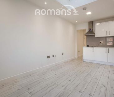 Studio to rent - Photo 2