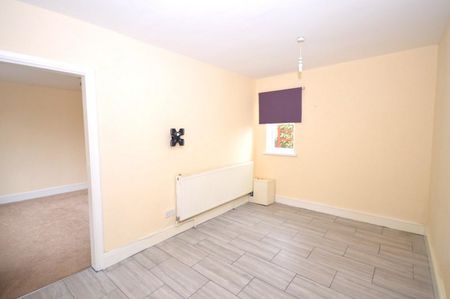 1 bedroom Flat To Let - Photo 4
