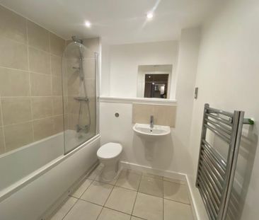 2 bedroom Flat To Let - Photo 1