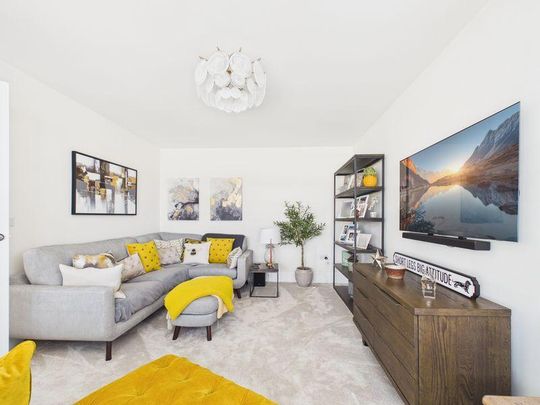 5 bedroom detached house to rent - Photo 1