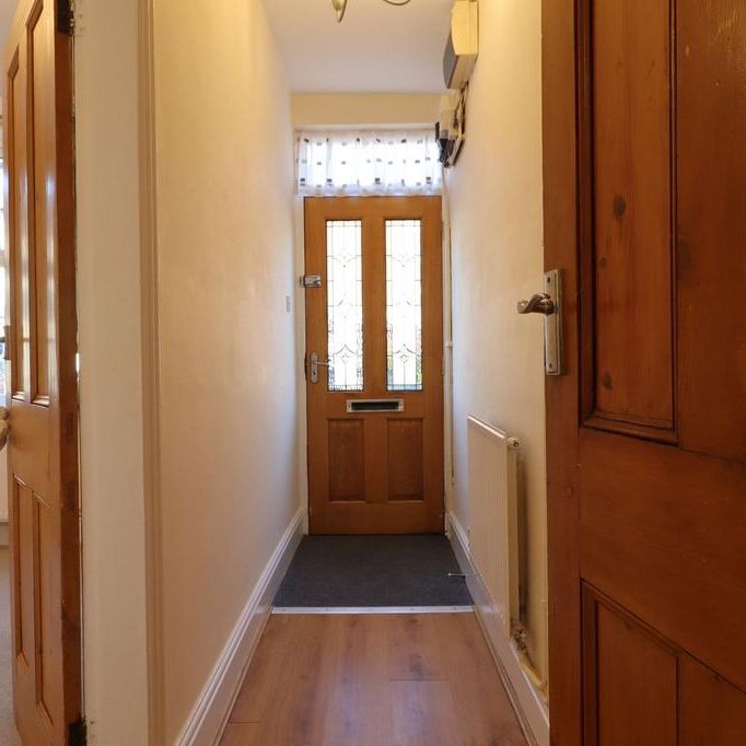 2 bedroom end of terrace house to rent - Photo 1