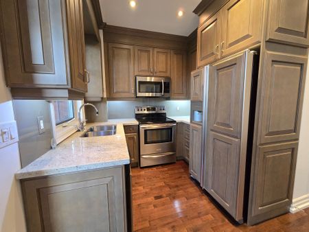 For Lease - 21 Burkebrook Place Unit# 413, Toronto, Ontario - Photo 4