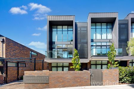 Unrivalled Luxury and Contemporary Elegance with this 3-bedroom Architecturally Designed Townhouse - Photo 5