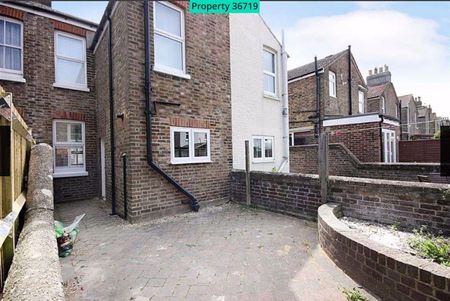 2 bedroom terraced house to rent - Photo 3