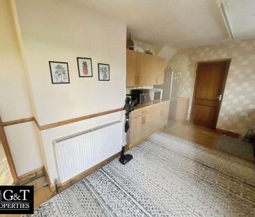 3 bedroom semi-detached house to rent - Photo 6