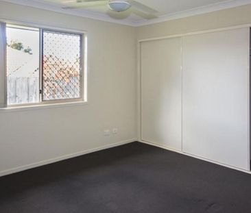 Spacious Home in the Heart of Upper Coomera - Photo 4