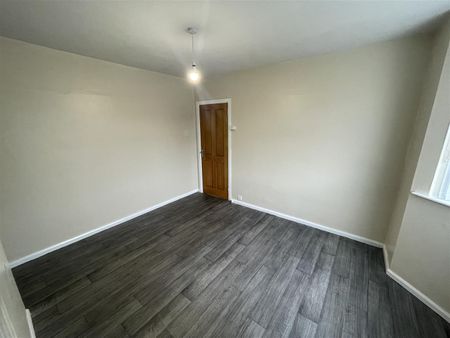 4 Riverdale Park East, Andersonstown, - Photo 2