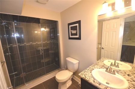 For Lease - 491 Mavrinac Boulevard, Aurora, Ontario - Photo 5