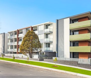 Modern two bedroom unit - 20% below market rent - Photo 4