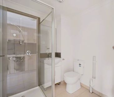 Convenient Low Maintenance 1 Bedroom Apartment in Prime Location! - Photo 2