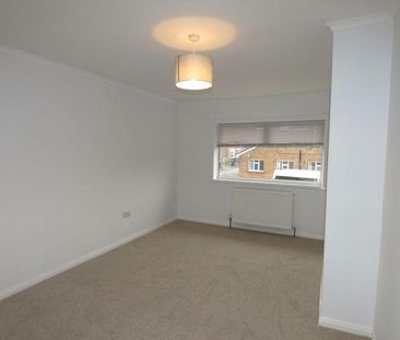 2 bedroom end of terrace house to rent - Photo 6