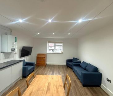 1 bedroom in a house share to rent - Photo 2