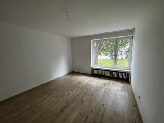 Zentrumsnahe 3-Zimmer-Wohnung mit einem großzügigen Grundriss und Balkon! - Photo 1