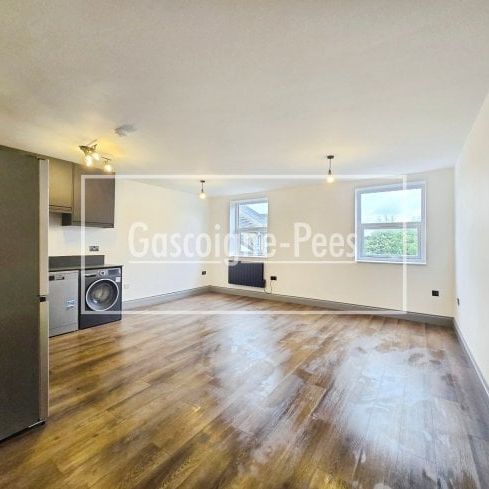 Central Road - Worcester Park - Photo 1