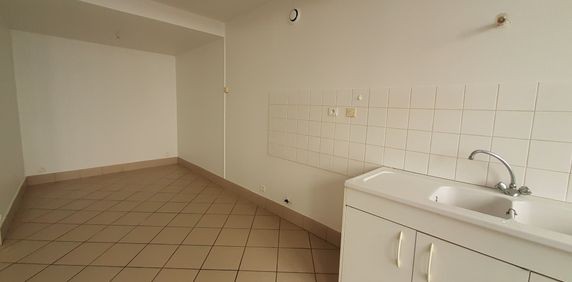 T1 centre-ville 1er étage - Photo 2