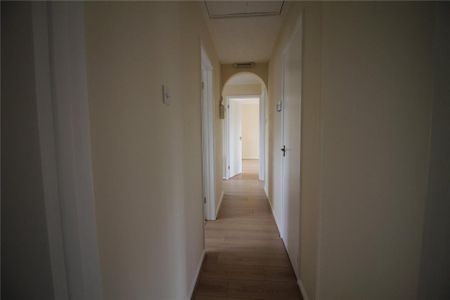 3 bedroom bungalow to rent - Photo 3