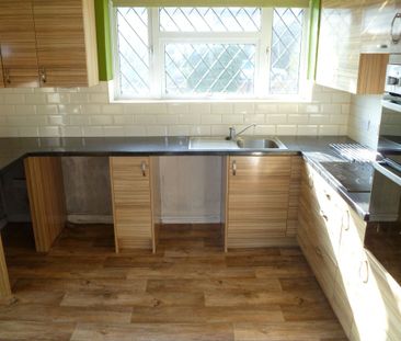 2 bed Bungalow - To Let - Photo 3