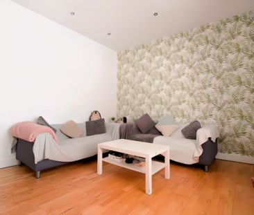 5 bedrooms 1 bathroom - Photo 4