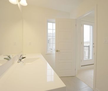 For Lease - 3328 Thunderbird Promenade, Pickering, Ontario - Photo 4