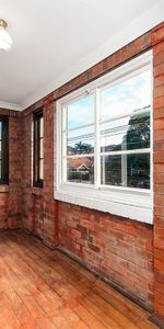 Huge Art Deco Apartment in a Prime Kensington Location - Photo 4