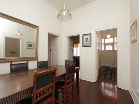 Great Location! 2*1 Sweet Home (Unfurnished) - Photo 5