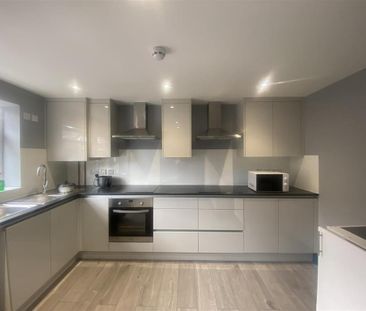 1 bedroom in a house share to rent - Photo 5