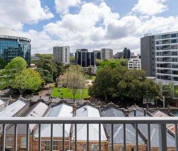 Penthouse Apartment - Photo 5
