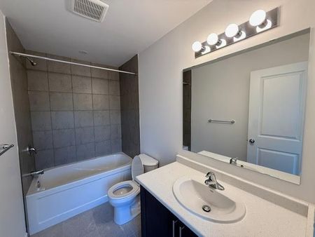 For Lease - 24 Oak Forest Common Crescent, Cambridge, Ontario - Photo 4