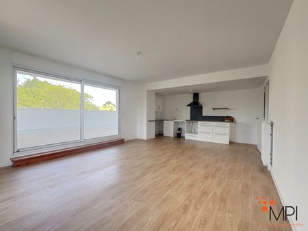 Location Appartement 4 pièces 81m² - Photo 3
