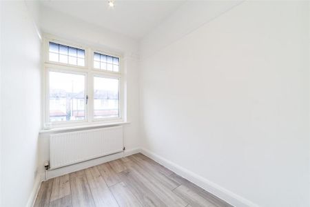 3 bedroom flat to rent - Photo 3